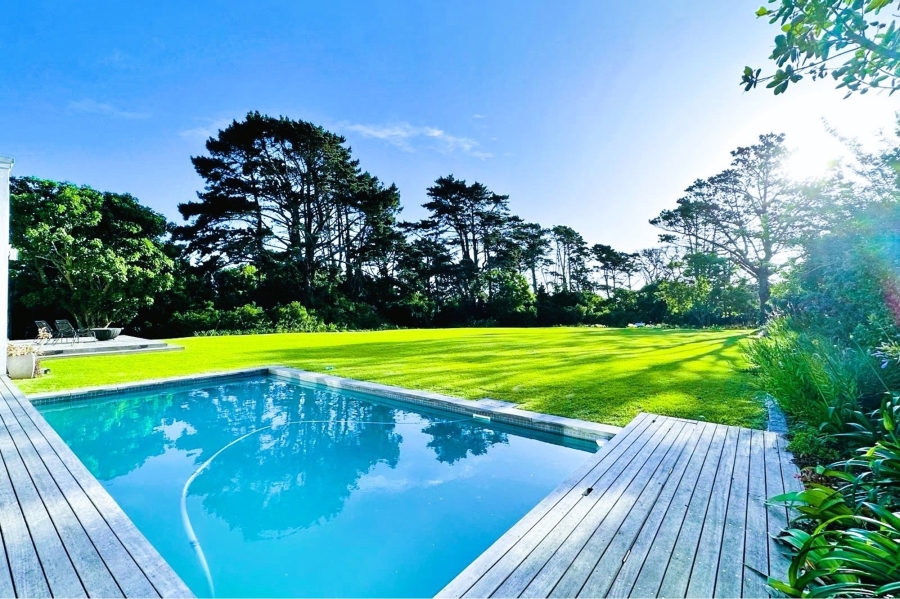 5 Bedroom Property for Sale in Theescombe Eastern Cape